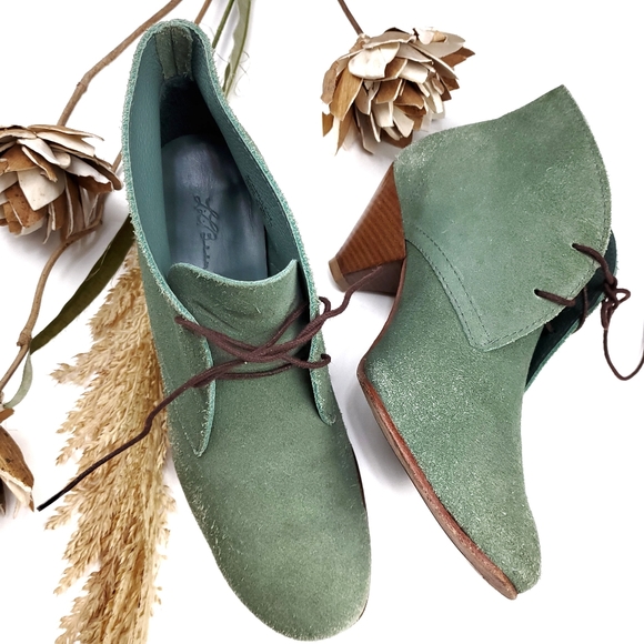 L.L. Bean Shoes - L.L. Bean Green Suede Vintage Style Ankle Boot 7.5